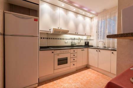 Ferienwohnung Bonito Y Acoger, A 50 Metros Del Mar Con Wifi Calafell Exterior foto